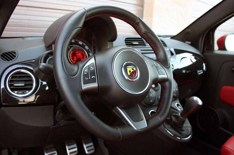  Fiat 500 Abarth 2012 года  (фото 66 из 121)
